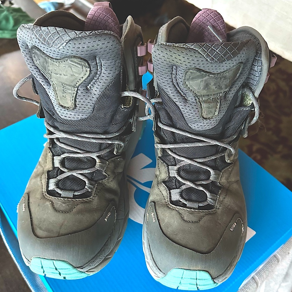 HOKA ONEONE Kaha2GTX, Hiking Boot, Grey/Pink/Turquoise - Sz.7.5
Only tried - NIB